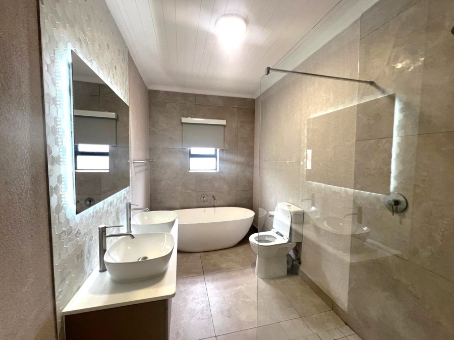 3 Bedroom Property for Sale in Shelley Point Western Cape